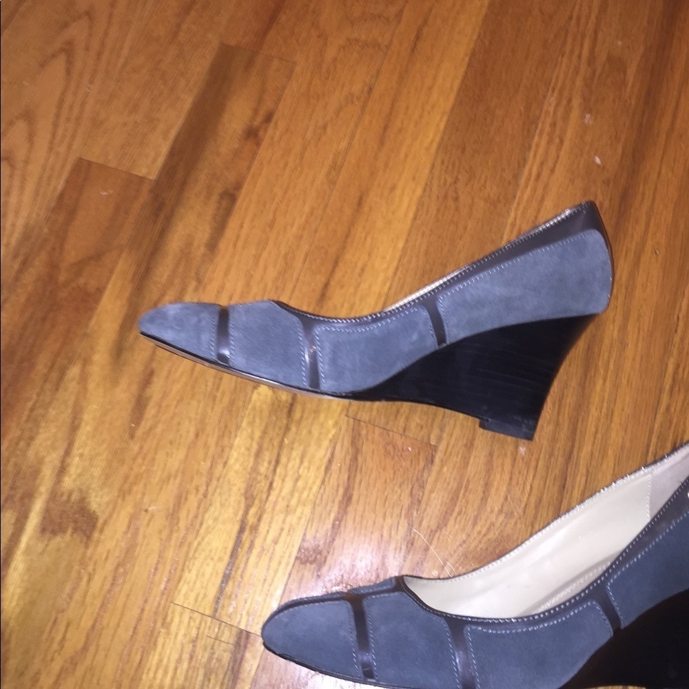 ELLEN TRACEY NEW Suede  Window Pane  Wedge  Gray  9.5 - - Picture 5 of 12